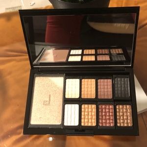 Doucce Freematic Eyeshadow Pro Palette